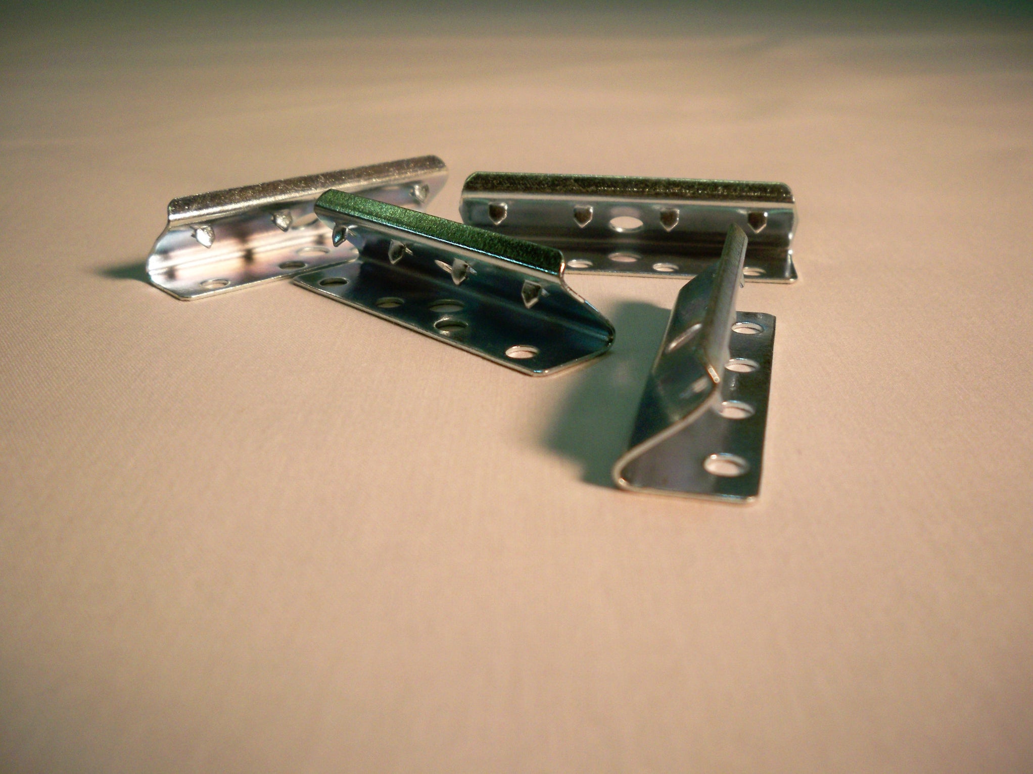 RUBBER WEBBING CLIPS (2IN.) — Ronco Furniture